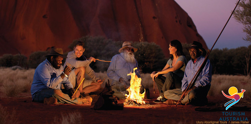 Uluru Aborigional Tours, Uluru Kata Tjuta National Park, NT James Fisher/Tourism Australia